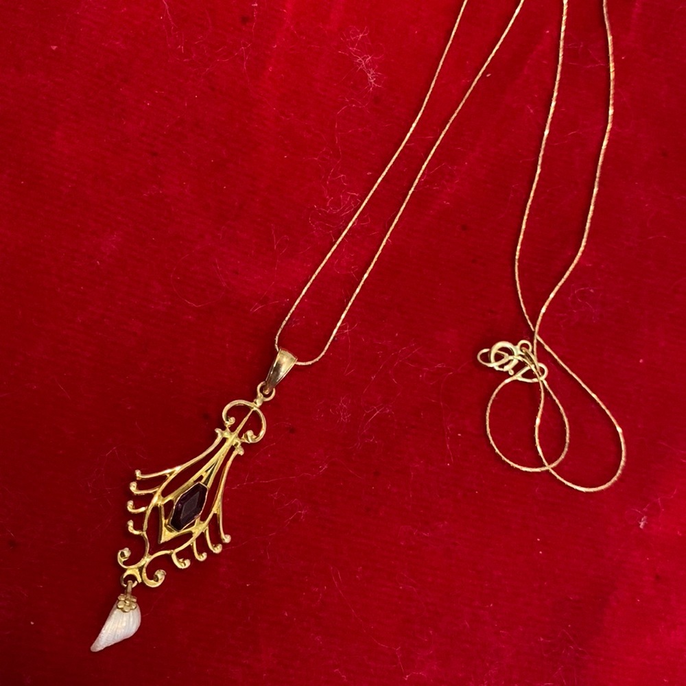 10k antique necklace.